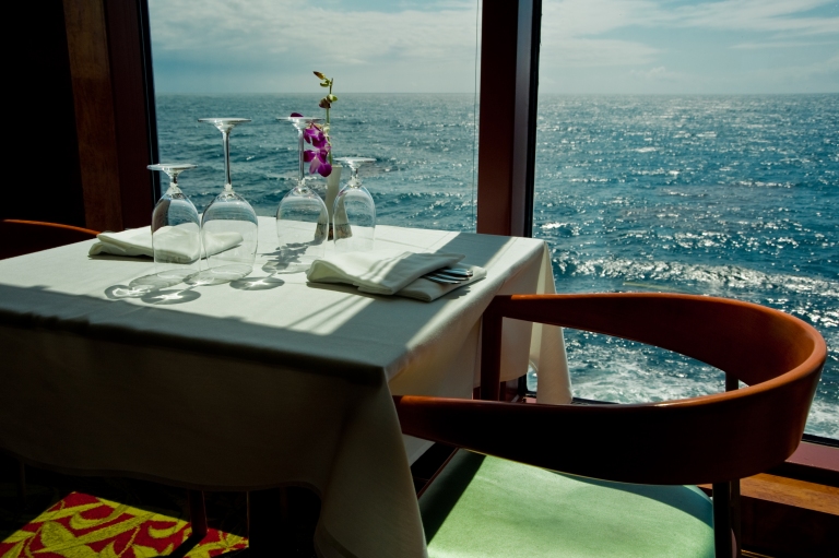 dining-table-on-cruise-ship-with-ocean-view