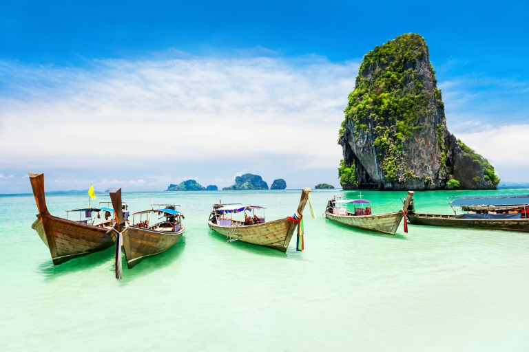thailand-phuket-beach-5-boats-and-island