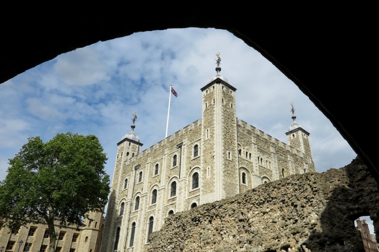 white_tower_of_london_england